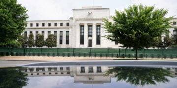 Bank A.S. Meminjam $165 Miliar Dari Fed dalam Seminggu