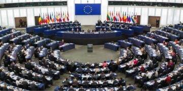 Anggota Parlemen Eropa Menyerukan Larangan Crypto di Tengah Krisis Perbankan